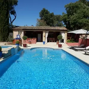 mas-les-vieux-chenes.fr-provencehotel.com/